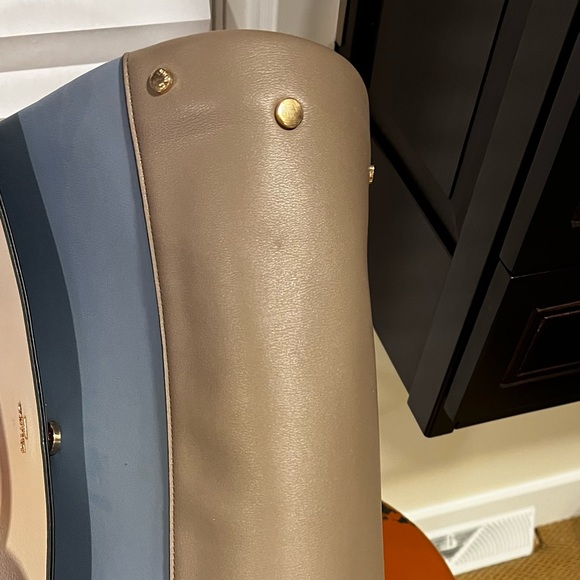 Beautiful notebook convertible shoulder handbag. - Picture 2 of 6